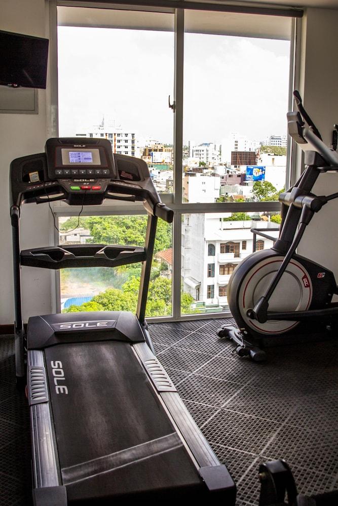 Me Colombo Hotell Eksteriør bilde